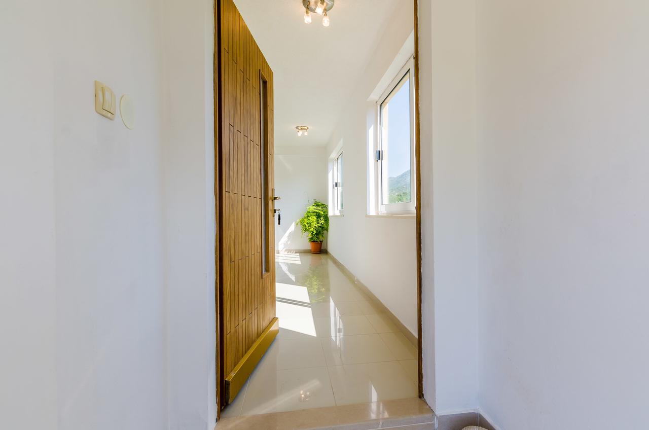 Apartment & Rooms Mazdin Banici Exterior photo
